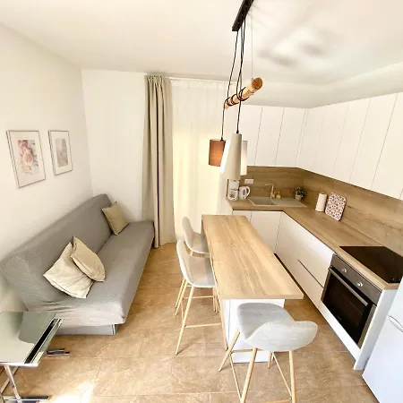 Mamma Mia Apartments-city Center Apartment