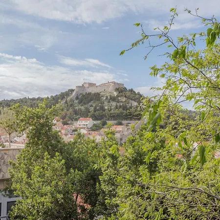 Mamma Mia Apartments-city Center Apartment Hvar Town