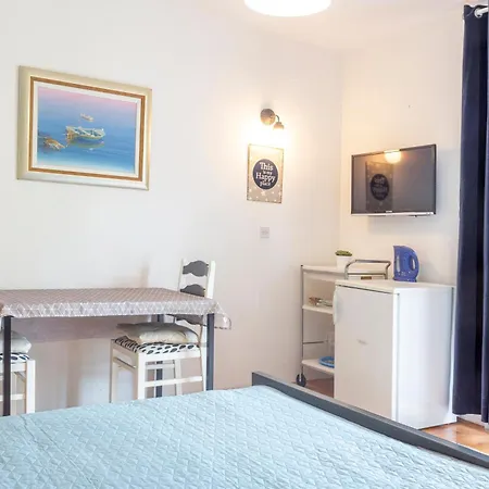 Mamma Mia Apartments-city Center Apartment Hvar Town