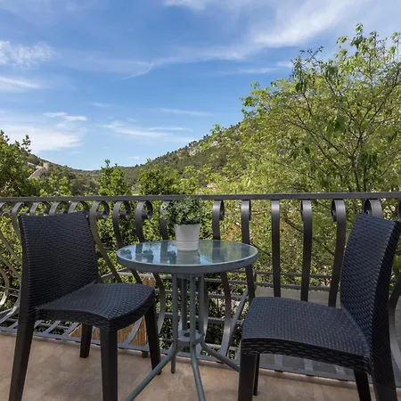 Mamma Mia Apartments-city Center Hvar Town