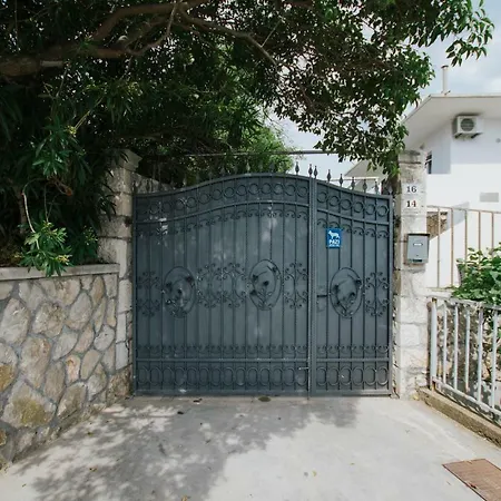 Mamma Mia Apartments-city Center * Hvar Town