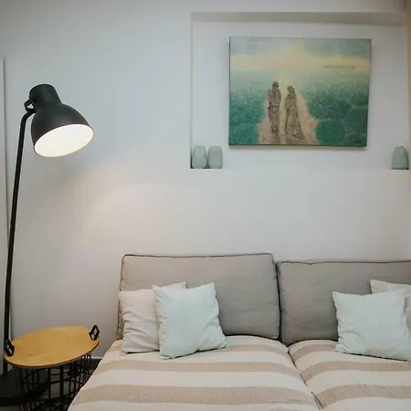 Mamma Mia Apartments-city Center Apartment