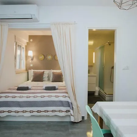 Mamma Mia Apartments-city Center Hvar Town